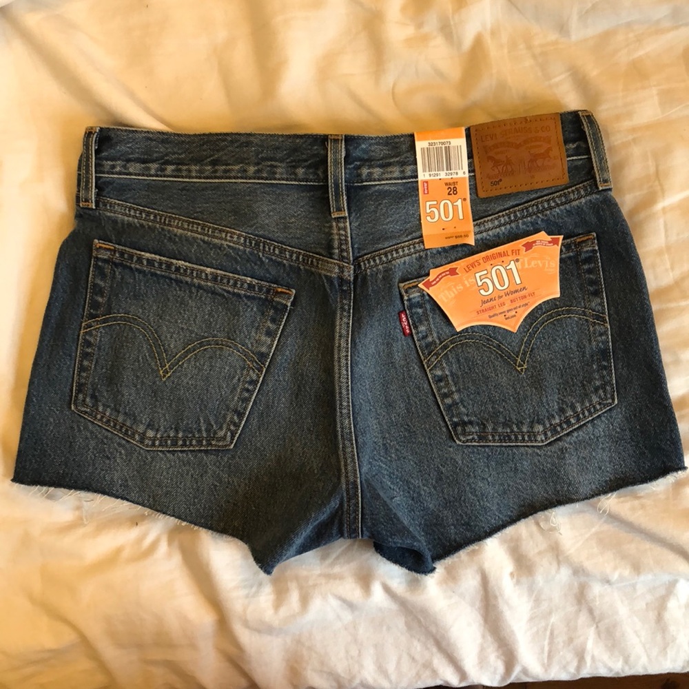 NWT Levi’s 501 High Waisted Shorts